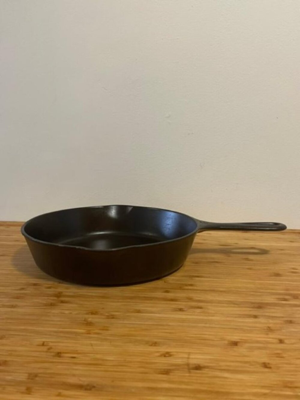 Griswold Cast Iron Skillet - 9 inches top diameter
